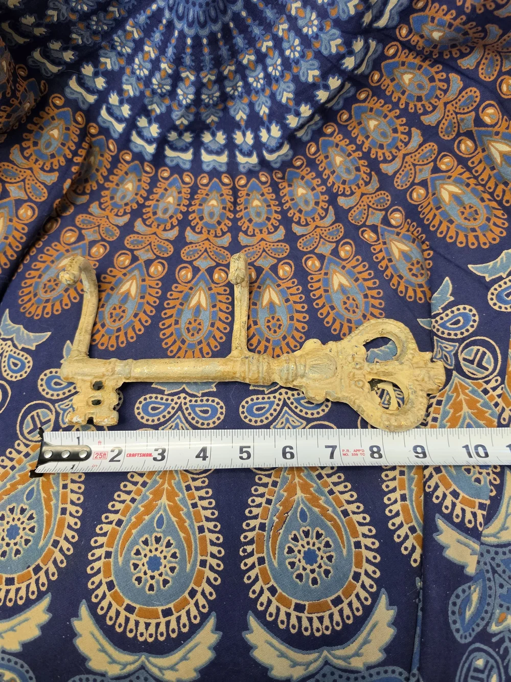 Gold Ornate Key-Shaped Wall Hook Rack - Decorative Home Wall Decor